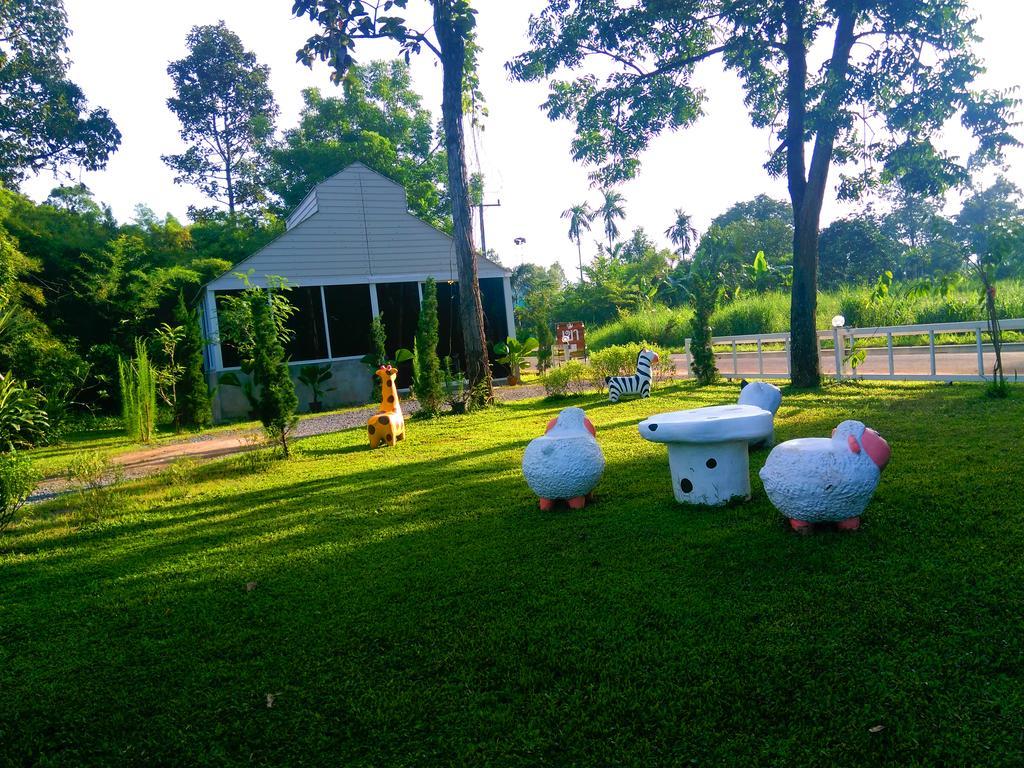 Saengcha Farm Resort Prachantakham Exterior photo